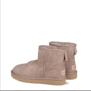 UGG Mini Classic ll